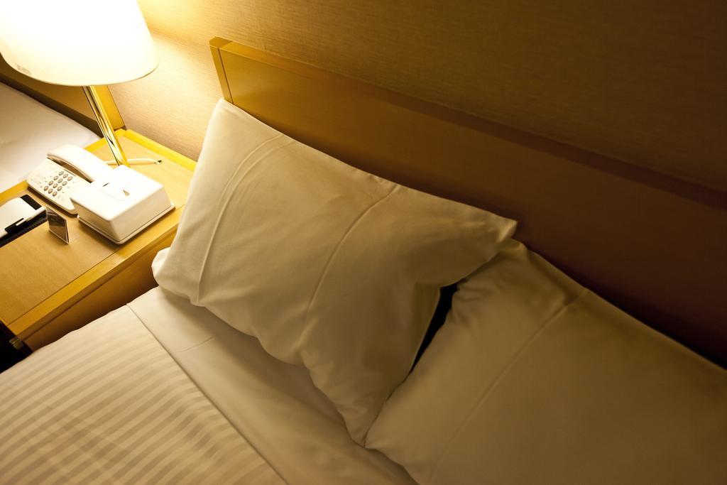 Sotetsu Fresa Inn Tokyo Tamachi Rum bild